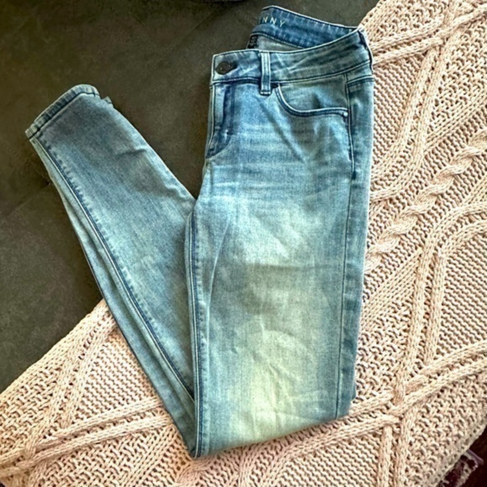NWOT White House Black Market Jeans The Skinny